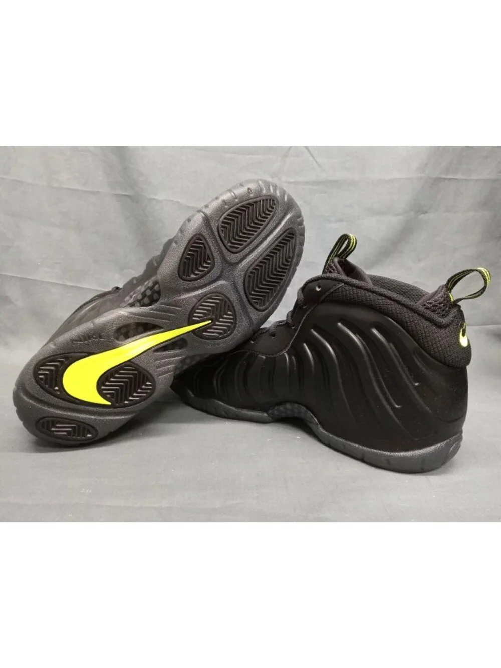 Nike Little Posite Pro (GS) Sneaker Black Voltage Yellow Boys Size 6 NEW IN BOX!